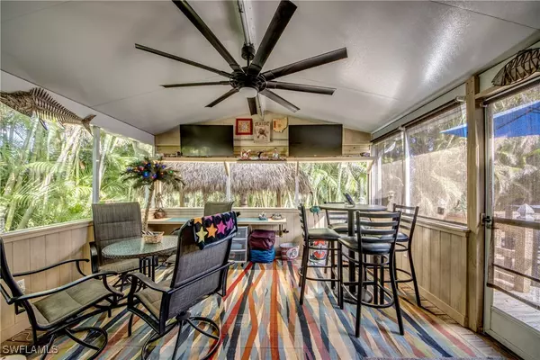 5029 Gulfgate LN, St James City, FL 33956