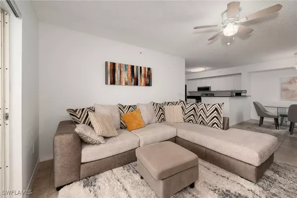 Naples, FL 34104,8290 Ibis Club LN #902