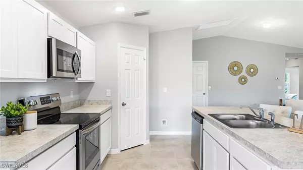 Cape Coral, FL 33909,2745 NE 7th PL