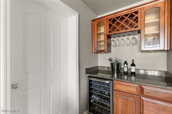 Naples, FL 34105,12990 Positano CIR #204