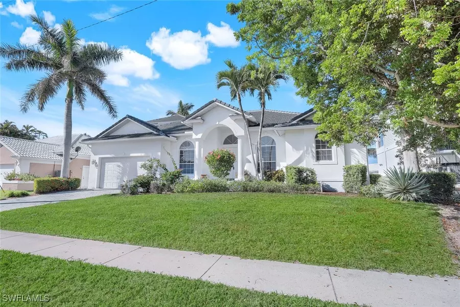 541 Hernando DR, Marco Island, FL 34145