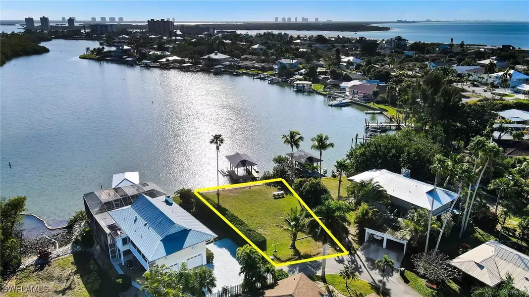 22491 Buccaneer Lagoon ST, Fort Myers Beach, FL 33931