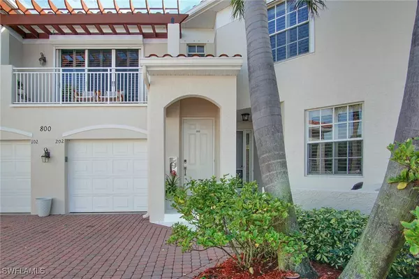 Naples, FL 34108,800 L Ambiance CIR #8-202