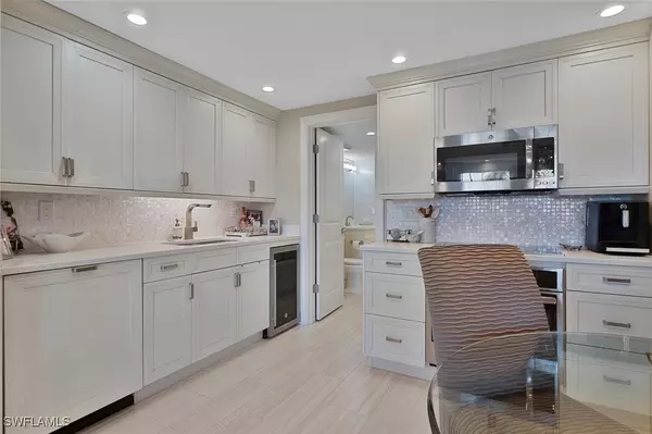 Naples, FL 34103,4200 Belair LN #300