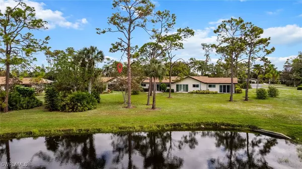 1010 Pine Isle LN #1010, Naples, FL 34112
