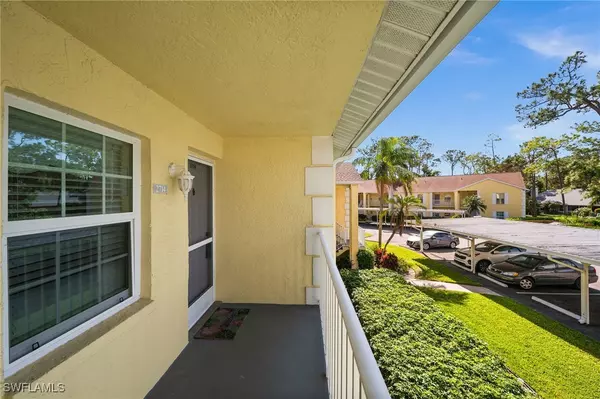 Naples, FL 34112,2714 Kings Lake BLVD #202