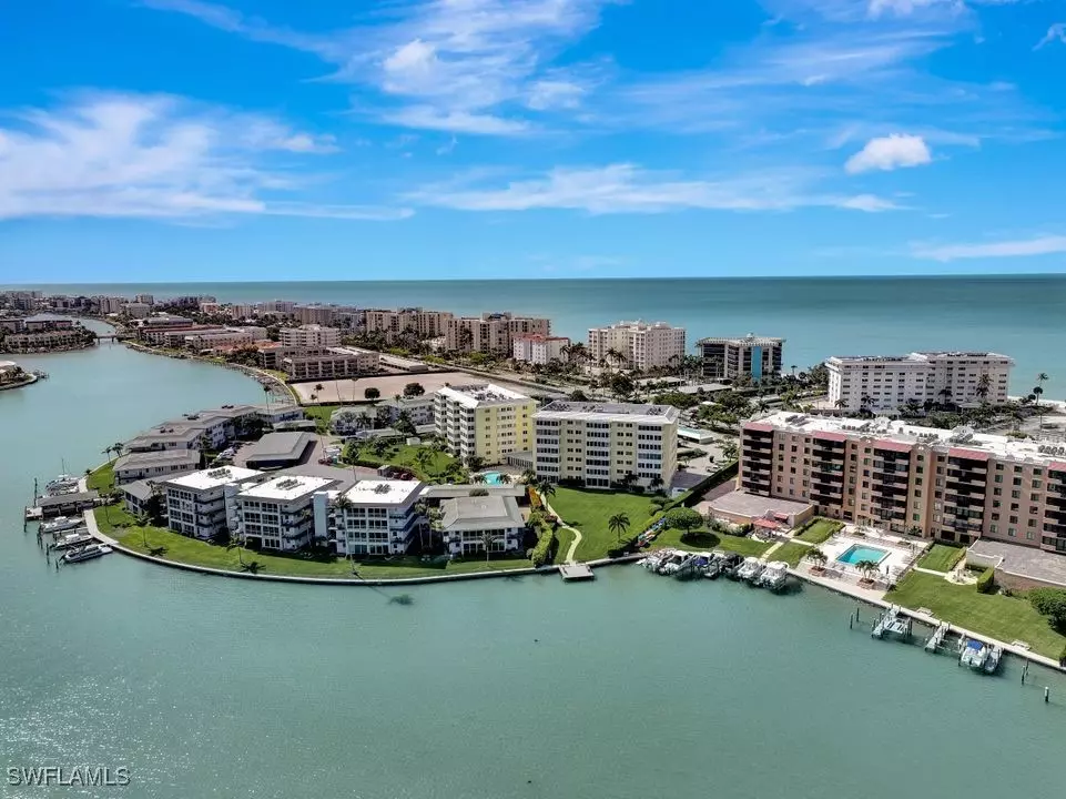 Naples, FL 34103,3420 Gulf Shore BLVD N #21