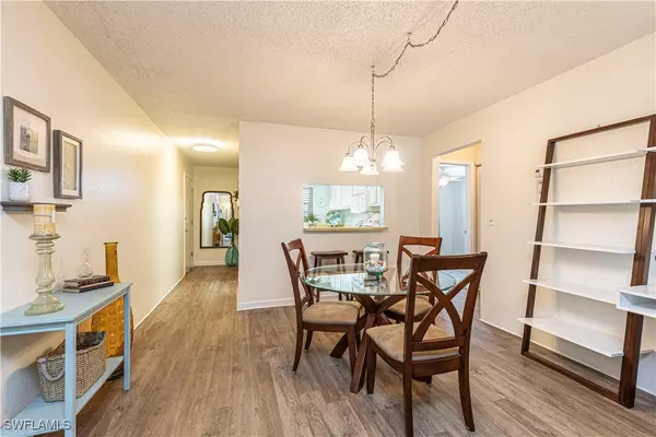 North Fort Myers, FL 33917,7043 New Post DR #7