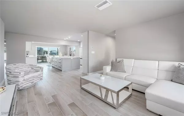 Fort Myers Beach, FL 33931,126 Albatross ST