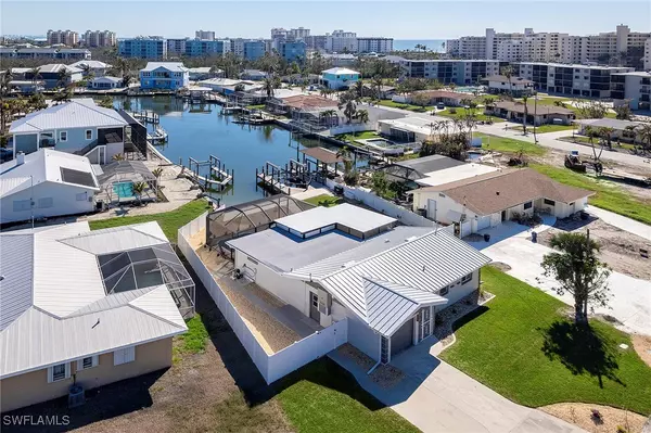 126 Albatross ST, Fort Myers Beach, FL 33931