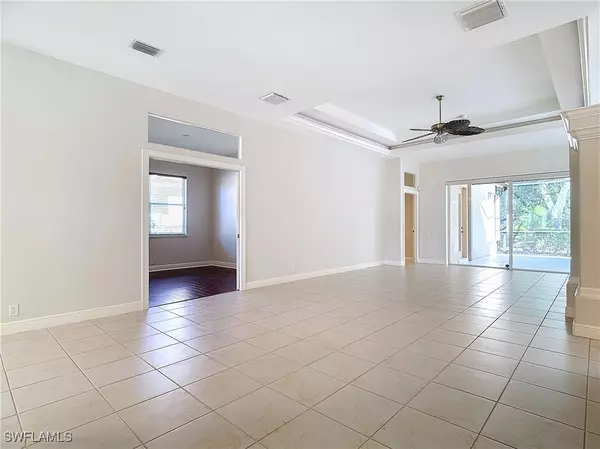 Naples, FL 34109,9190 Troon Lakes DR