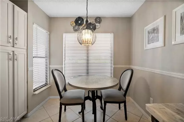 Fort Myers, FL 33907,7430 Lake Breeze DR #402