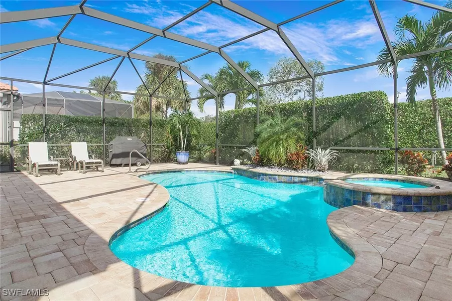 1382 Petone CT, Naples, FL 34113
