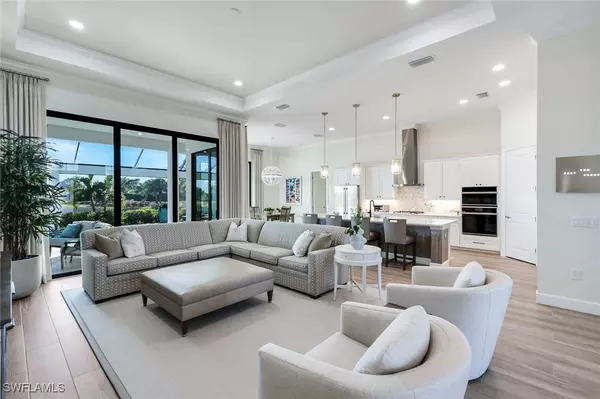 3126 Heather Glen CT, Naples, FL 34114