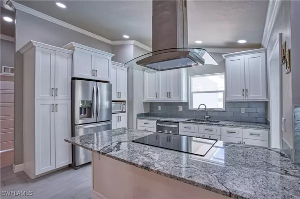 Cape Coral, FL 33991,911 SW 3rd AVE