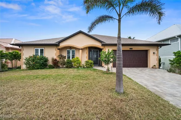 2405 Cherimoya LN, St James City, FL 33956