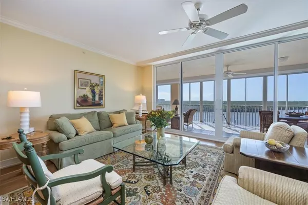 Naples, FL 34110,425 Dockside DR #505