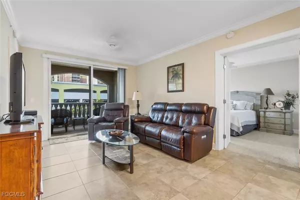 Fort Myers, FL 33916,2825 Palm Beach BLVD #203