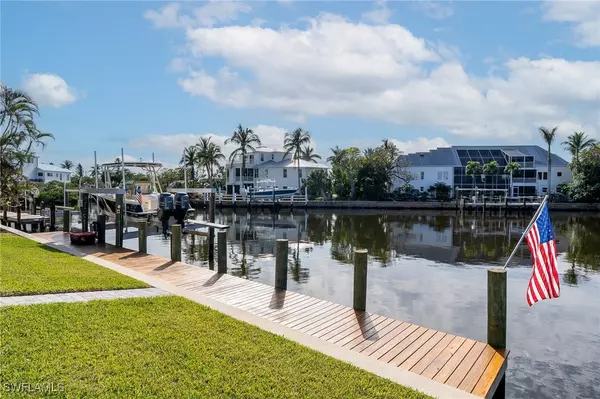 Sanibel, FL 33957,1507 Angel DR