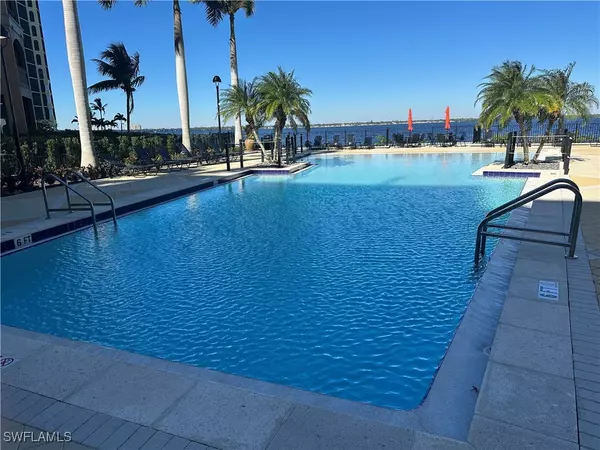 Fort Myers, FL 33916,2825 Palm Beach BLVD #118