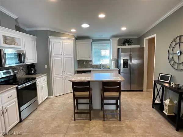 423 Palm DR #313,  Naples,  FL 34114