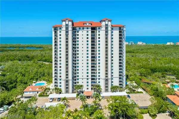 Naples, FL 34108,7225 Pelican Bay BLVD #203