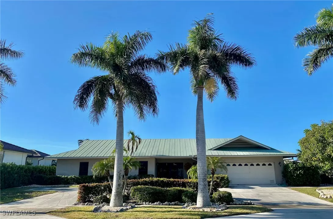 Marco Island, FL 34145,334 Grapewood CT