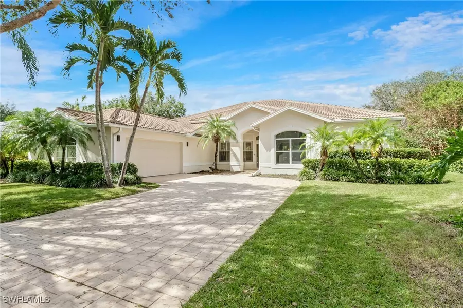 2316 Heritage Greens DR, Naples, FL 34119