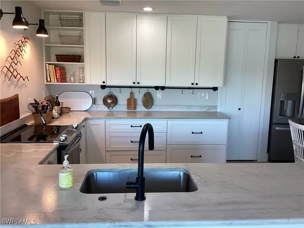 Fort Myers, FL 33907,5565 Trailwinds DR #224