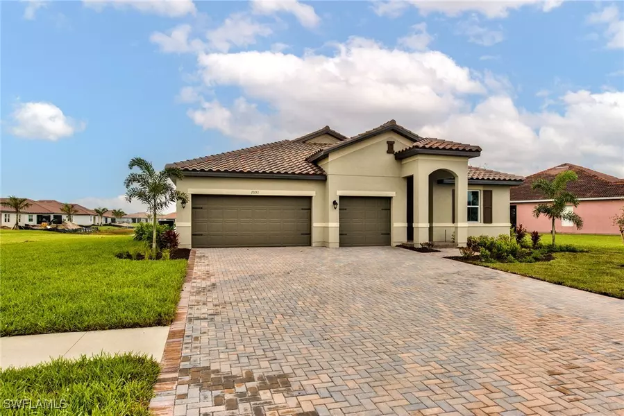 2091 Grove DR, Naples, FL 34120