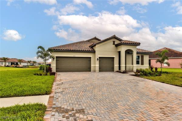 2091 Grove DR, Naples, FL 34120