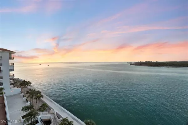 Naples, FL 34113,700 La Peninsula BLVD #604