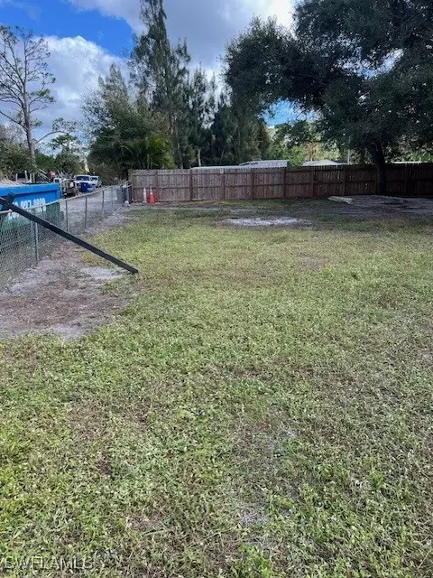 7579 Hart DR, North Fort Myers, FL 33917