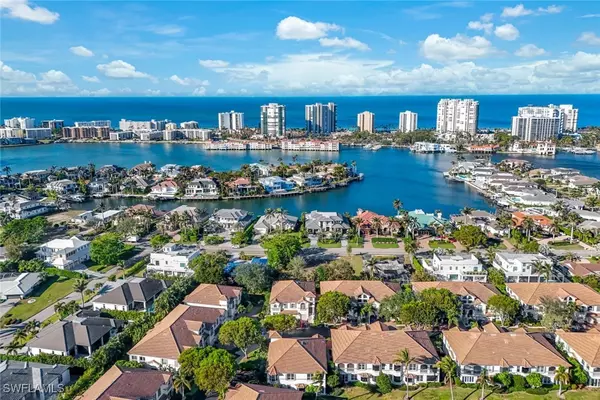 172 Colonade CIR #1304,  Naples,  FL 34103