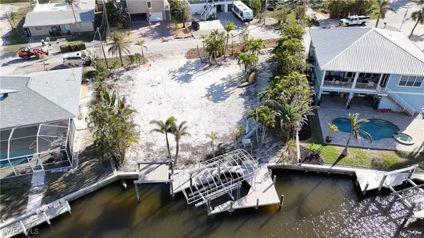 Fort Myers Beach, FL 33931,235 Sterling AVE