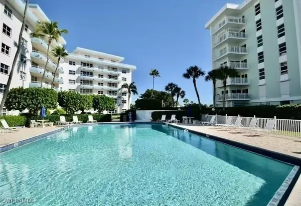 Marco Island, FL 34145,220 Seaview CT #316