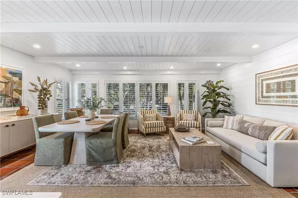 282 4th ST S #204, Naples, FL 34102