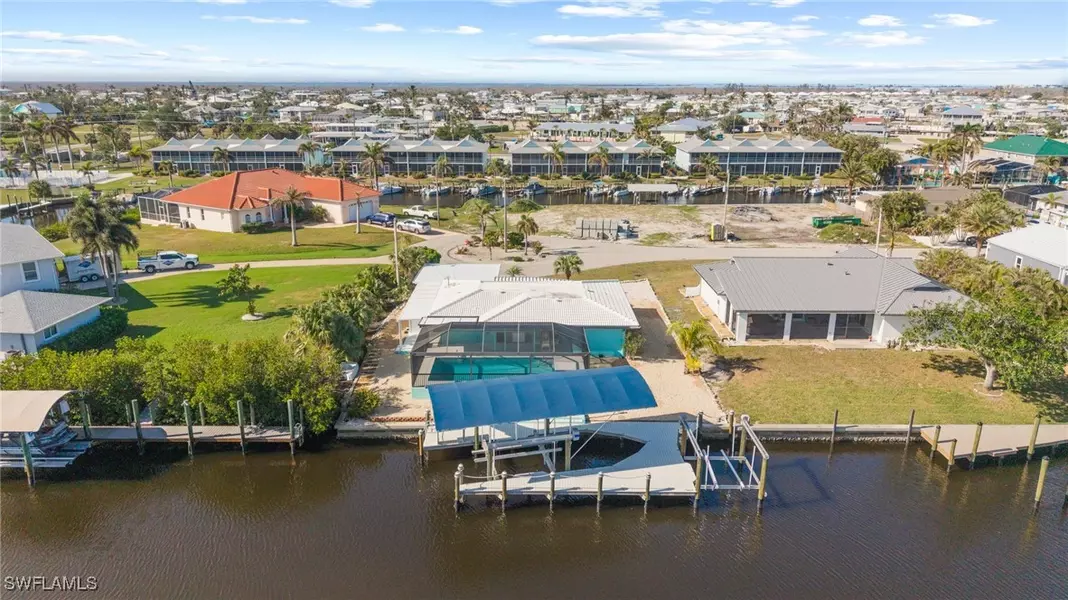 2872 Bracci DR, St James City, FL 33956