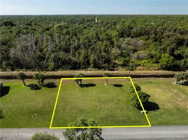 4001 SKYWAY DR LOT#20, Naples, FL 34112-2926