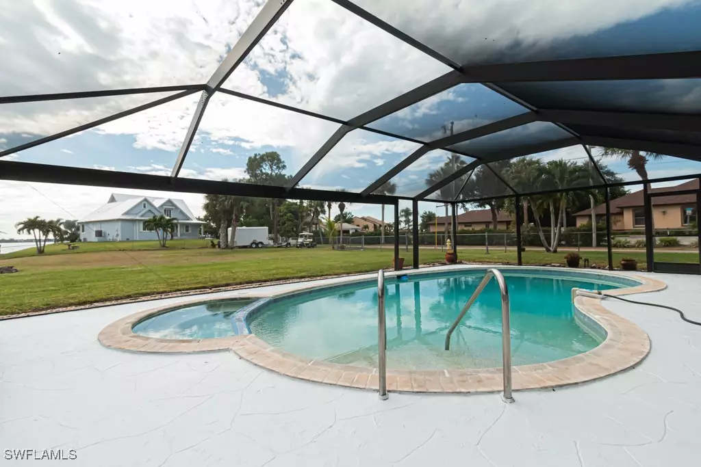 North Fort Myers, FL 33917,1818 Cherie LN