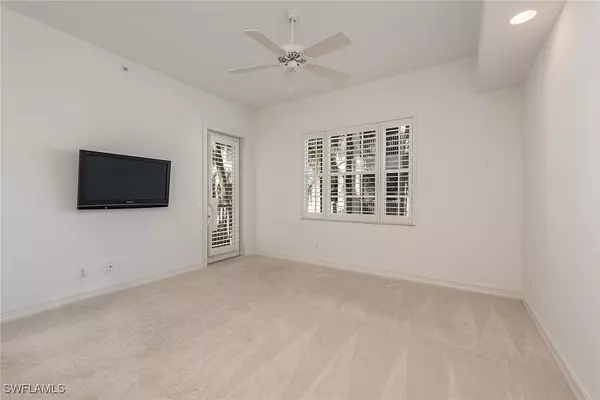 Naples, FL 34108,837 Sailaway LN #101