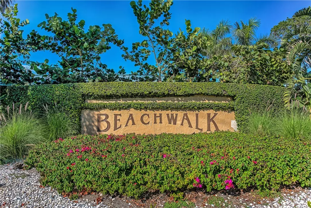 Naples, FL 34108,522 Beachwalk CIR