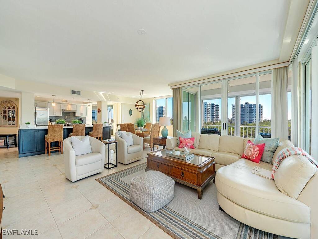 25 BLUEBILL AVE #A-401, Naples, FL 34108