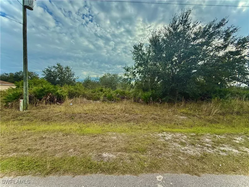 2615 55th ST W, Lehigh Acres, FL 33971