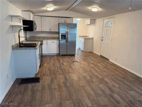 North Fort Myers, FL 33917,7616 Grady DR