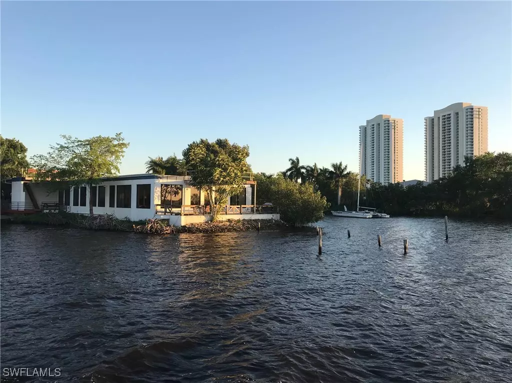 Fort Myers, FL 33916,3131 E Riverside DR