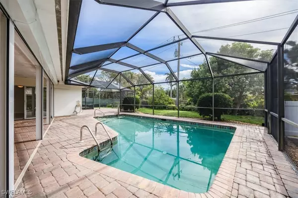 Naples, FL 34103,750 Southern Pines DR