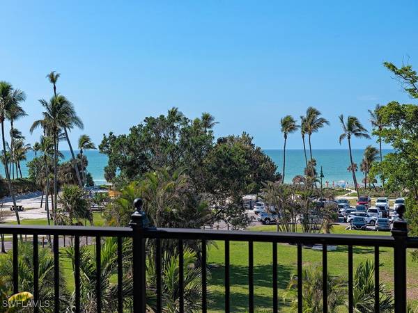 1400 Gulf Shore BLVD N #305, Naples, FL 34102