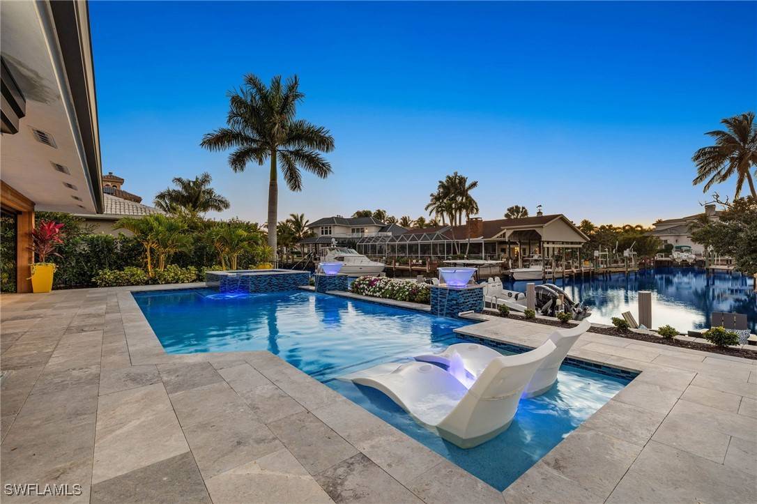 1650 Mullet CT, Naples, FL 34102