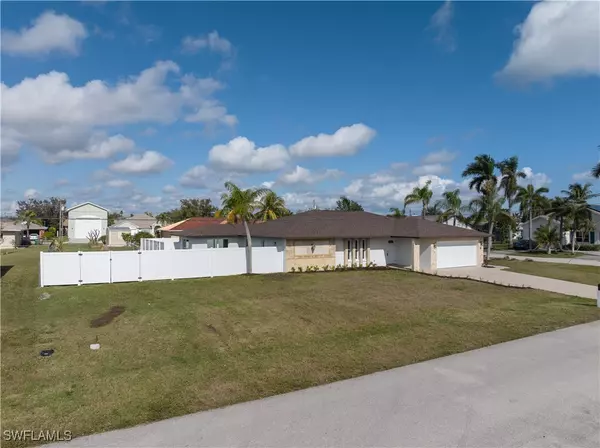 Cape Coral, FL 33990,1725 SE 3rd ST